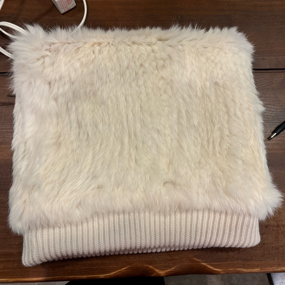 Barney’s fur/wool cowl in ivory. NWT